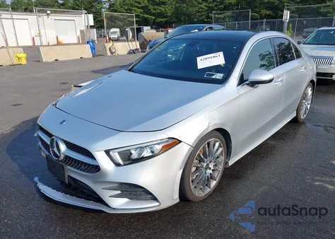 2022 Mercedes-Benz A 220 z USA, uszkodzony, nr VIN W1K3G4EB0NJ362069